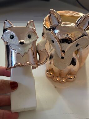 Foxy Rose Gold Soap & Air Diffuser Holder
